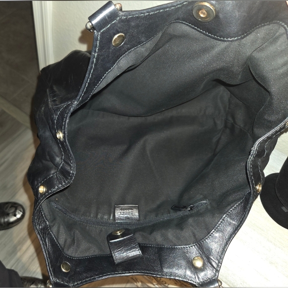 Gucci Sukey Black Leather Hobo Shoulder Bag with Gold Hardware - Picture 13 of 13